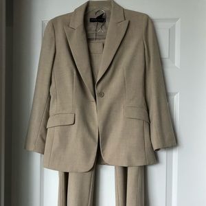 New York & Company Other - Women’s pant suit New York & Company Other - Women’s pant suit